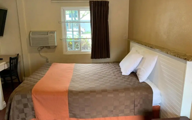 Sunlight Motel
