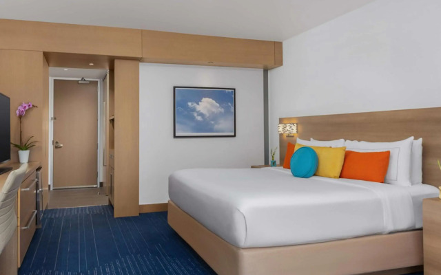 The Art Hotel Denver, Curio Collection by Hilton