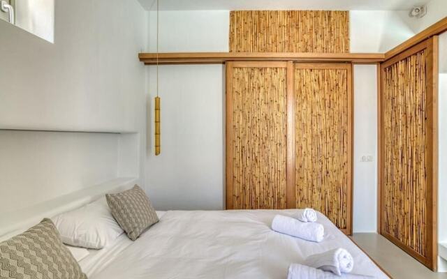 Lil Paros Luxury suites