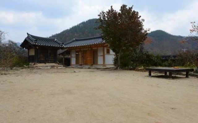Chojeondaek House