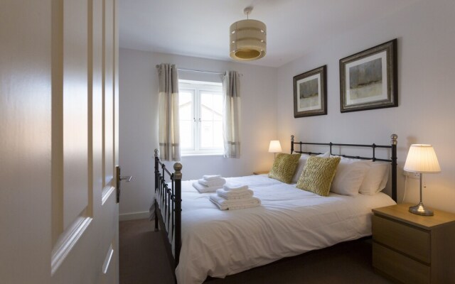 The Rectory Apartment + Free Parking