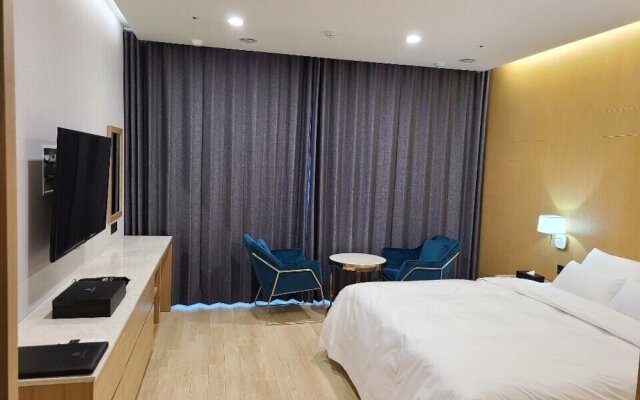 CS Hotel