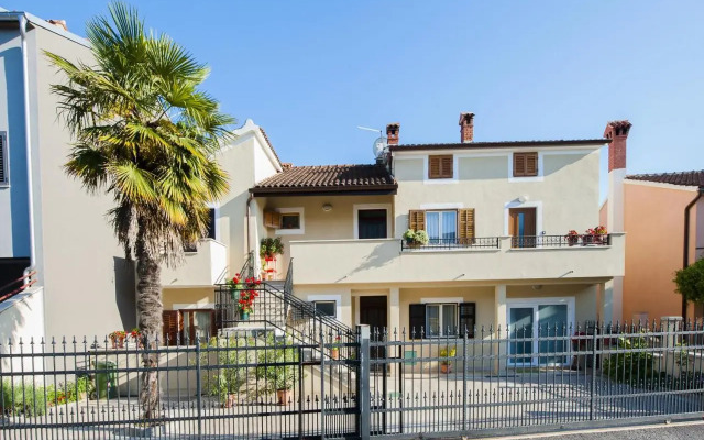 Studio Apartment White