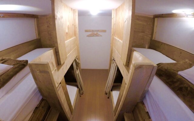 IZA Enoshima Guesthouse&Bar - Hostel