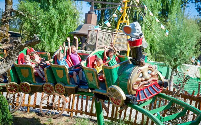 Europa-Park Freizeitpark & Erlebnis-Resort, Hotel Castillo Alcazar