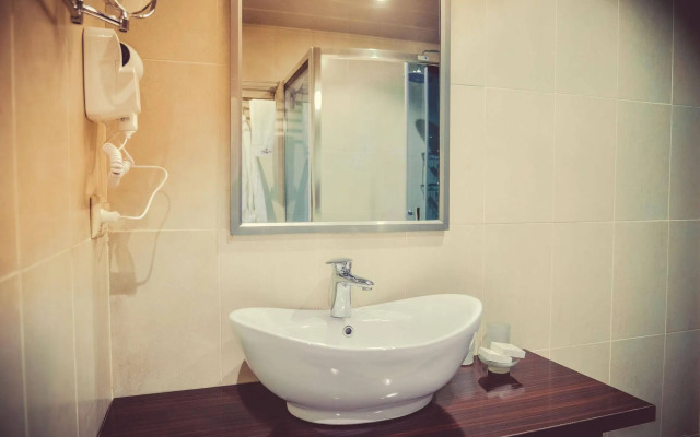 Margo Palace Hostel