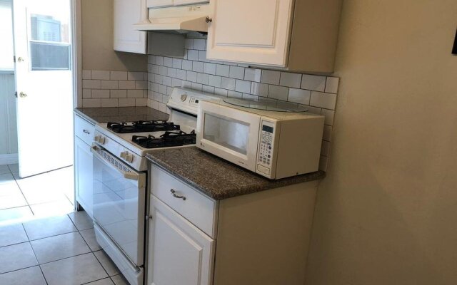 Nice 2 Bedroom in Burbank