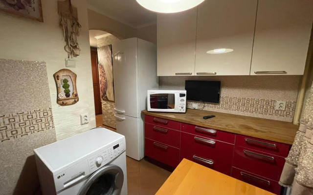 There is an apartment on Akademika Prospekt 12