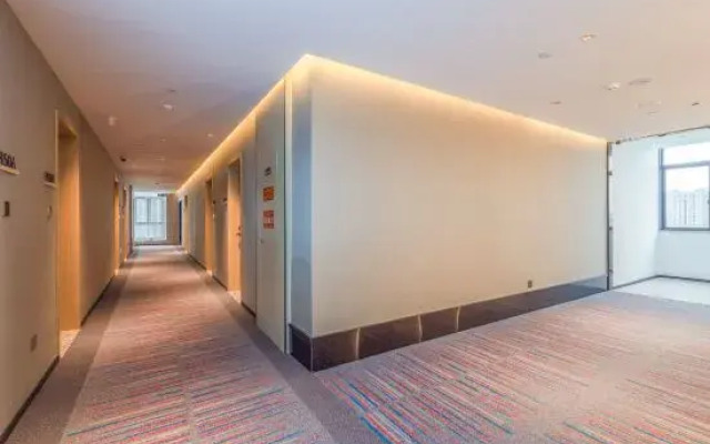 Duogao Hotel (Cixi Zhouxiang Branch)