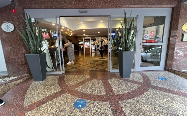 All Seasons Hotel