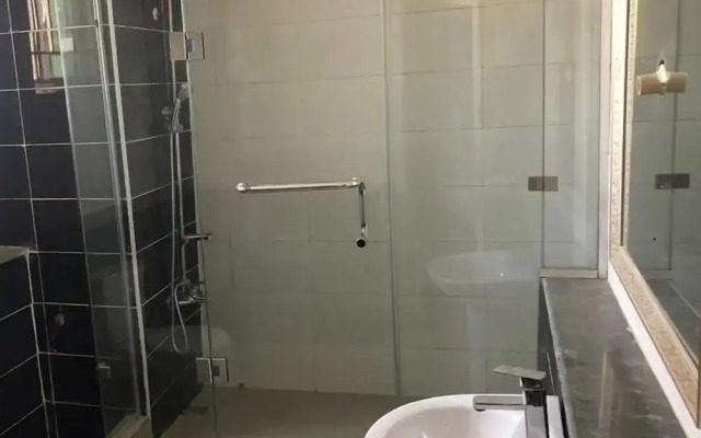 Vichi Gates Hotel
