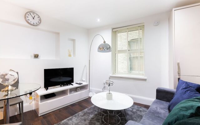 Chic Three Bed Shoreditch Gem Sleeps 8 A2