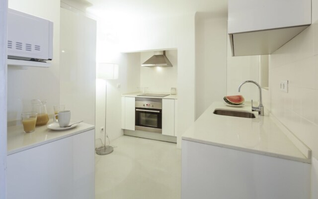 Castelo Apartments by linc