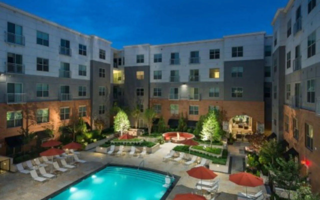 Global Luxury Suites at Cambridge Park