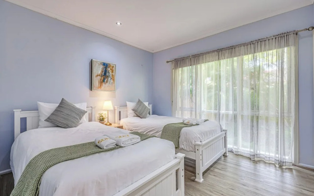 StayAU Gorgeous 5BR BBQ Home Geelong