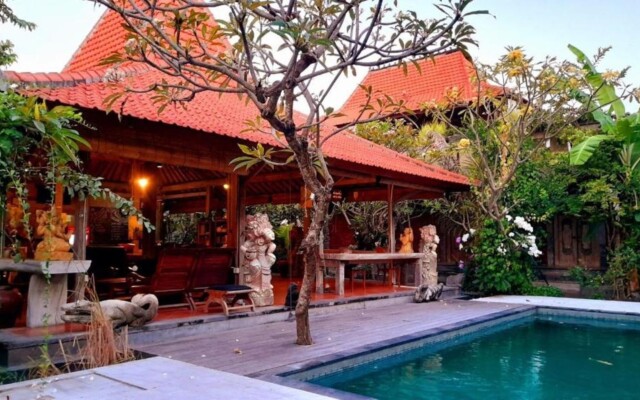 Diuma Residence Yoga Meditation Retreat and Healing Center  By Zuzu