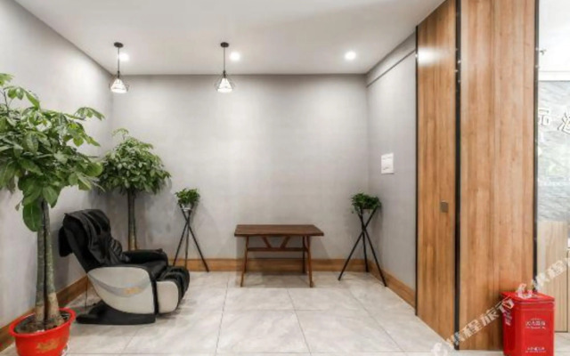 Wuhan E-House Boutique Hotel