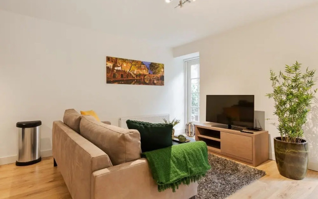 Canal Garden Apartment 11