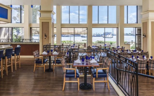 Sheraton Norfolk Waterside Hotel