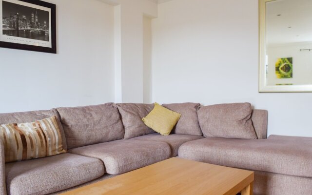 Comfortable 2 Bedroom Apartment By Earls Court