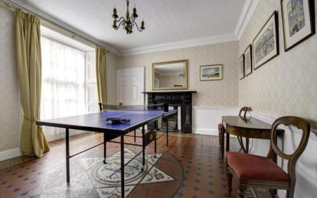 Clynderwen House