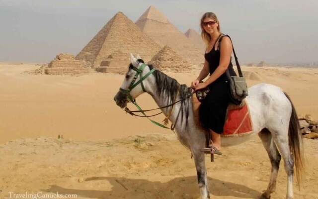 Faran Pyramids View lnn