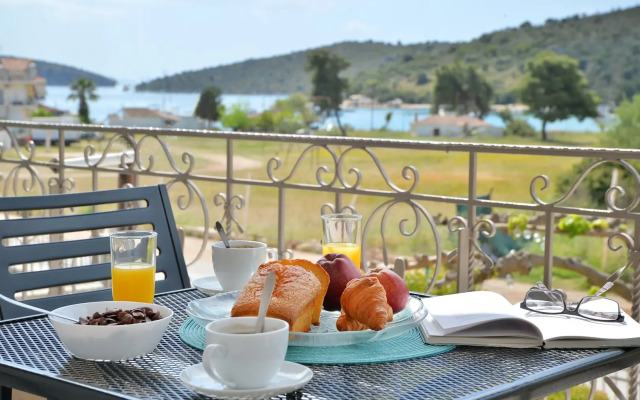 Stork Holiday Apartments - Garden & Sea View