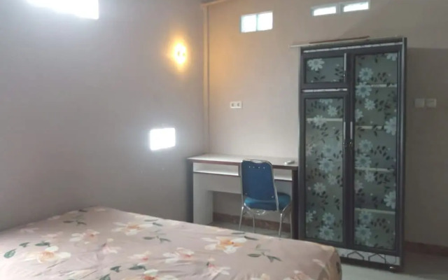 OYO 93635 Rumah Singgah Cemara Syariah