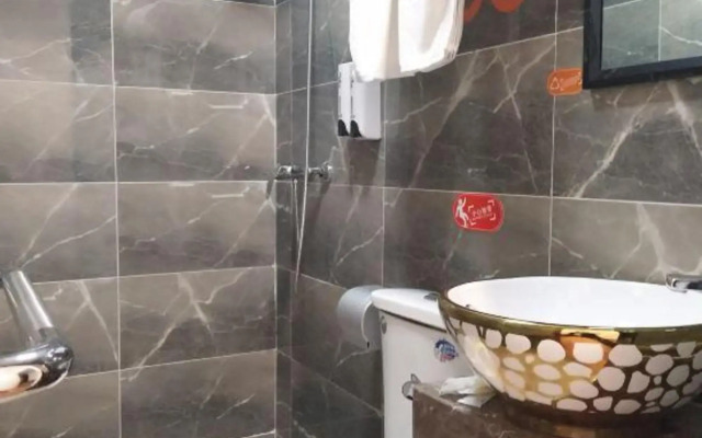 Pod Inn Hotel (Shanghai Hongqiao Airport Songhong Road Subway Station)
