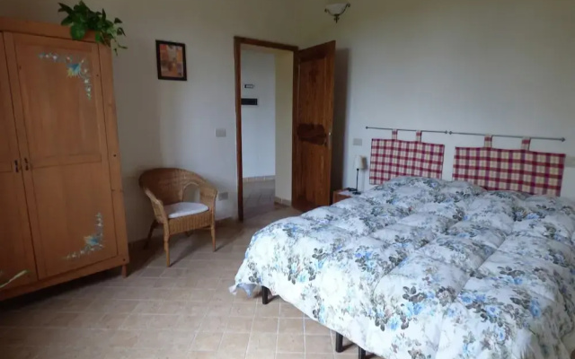 Farmhouse in Tuscany Near Siena & Hot Springs