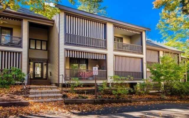 Beechover 2 Studio Bedroom Condo by Redawning