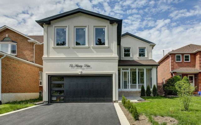 QuickStay - Beautiful 5bdrm House in Vaughan