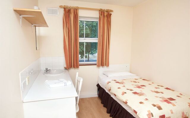 Courtbrack Accommodation - Hostel