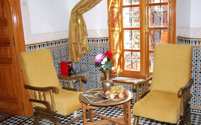 Room in B&B - Riad Authentic Palace & Spa -jawhara