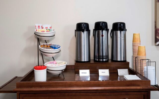 Red Roof Inn & Suites Stafford, VA