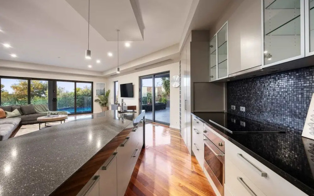 Bella Vista Heated Pool Spa With Stunning View