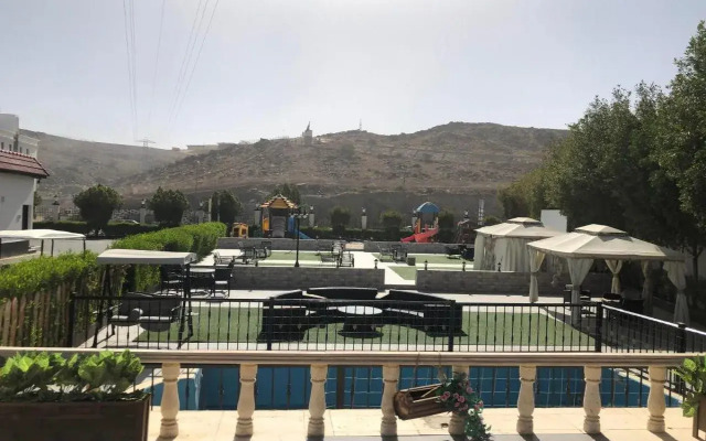 Rohara Resort