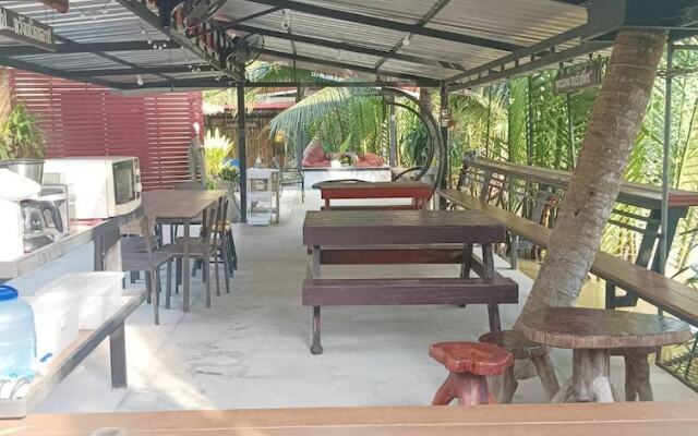 Rim Nam Lomyen Resort