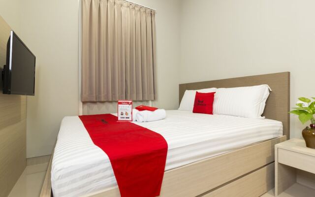 RedDoorz Plus @ Patal Senayan