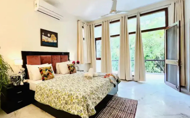 Bluo 2Bhk Panchsheel Enclave - Balcony Park