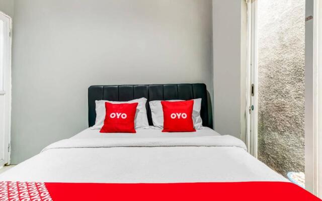 OYO Life 91239 Kost Rosandy House Yogyakarta