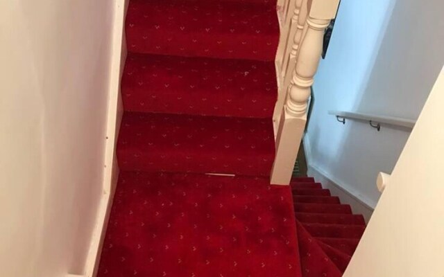 Cosy Urban 3-bedroom Terraced House in Derry