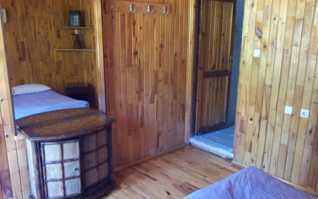 Kadir's Tree Houses