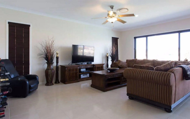 Bella Vista of Raby Bay Bed & Breakfast