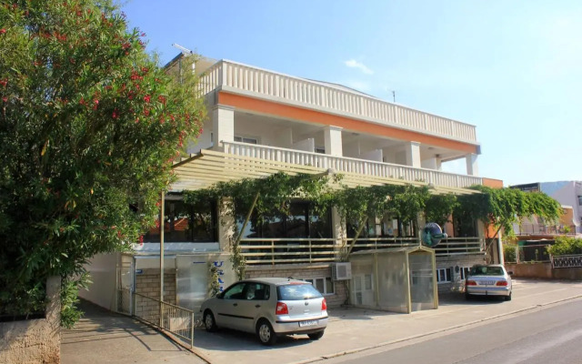 Apartments with a parking space Orebic, Peljesac - 10088