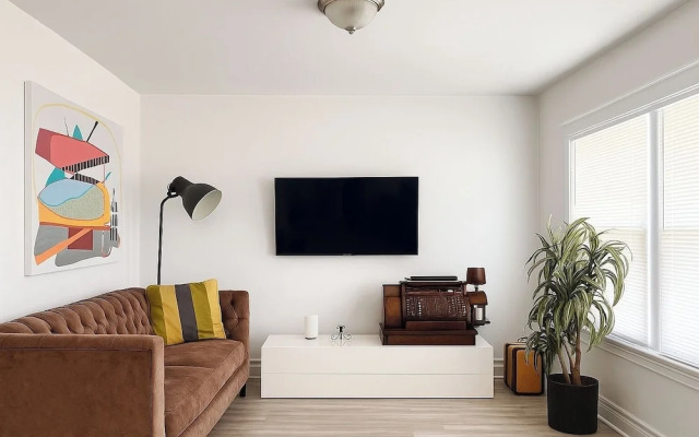 Detroit 4BR Home Bathtub & Pet Friendly Stay