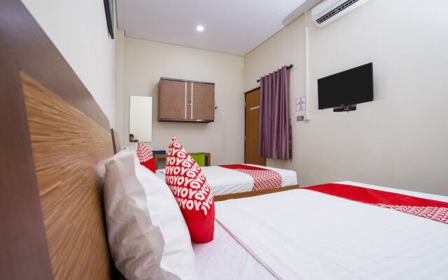 OYO 1761 彭多克英达鲁玛科斯酒店(OYO 1761 Pondok Indah Rumah Kost)