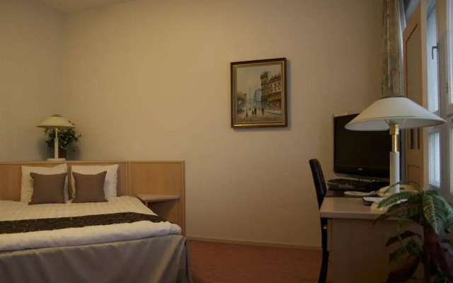 Hotel Avion