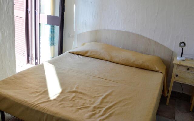 Apartment in Cannigione with garden