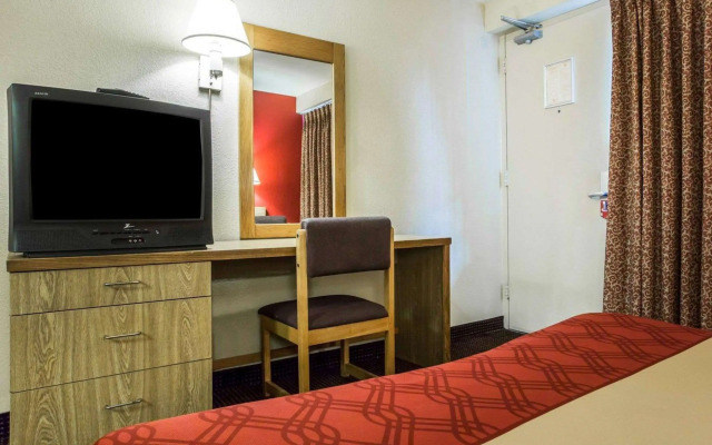 Econo Lodge Atlanta College Park